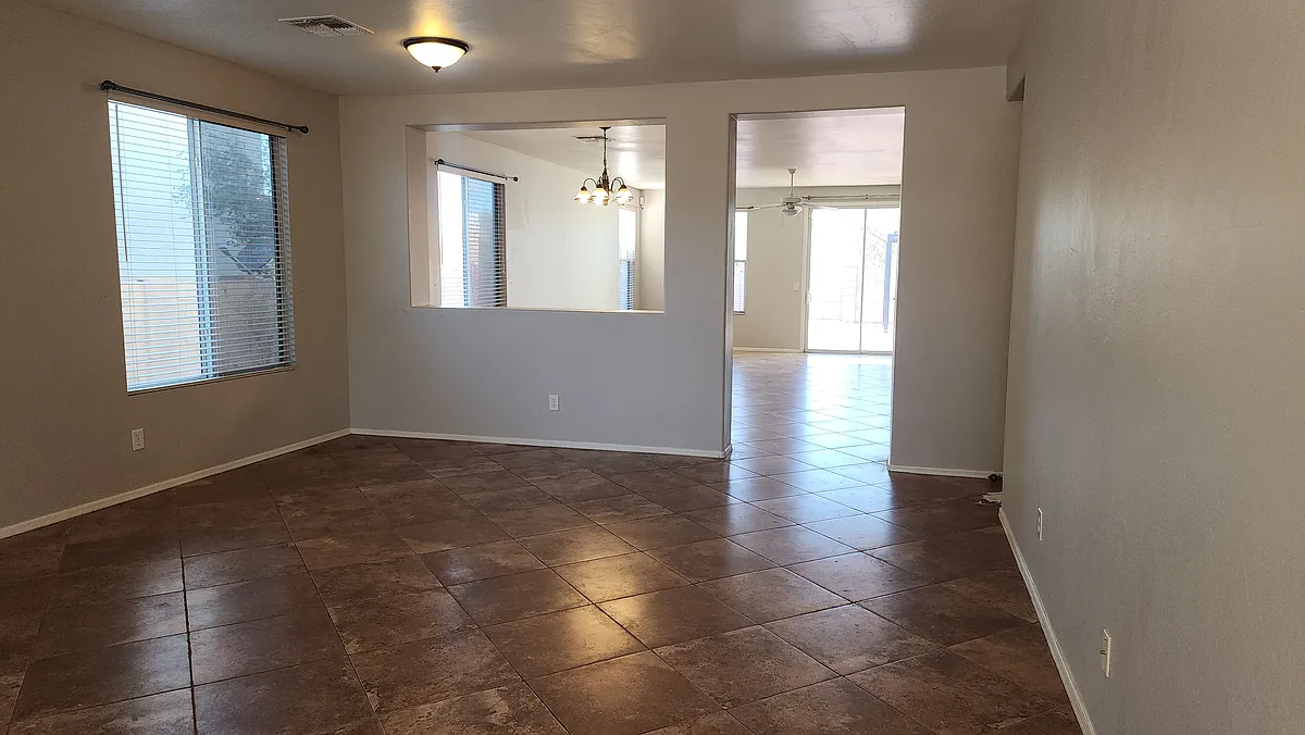Building Photo - 4815 E Silverpuffs Way