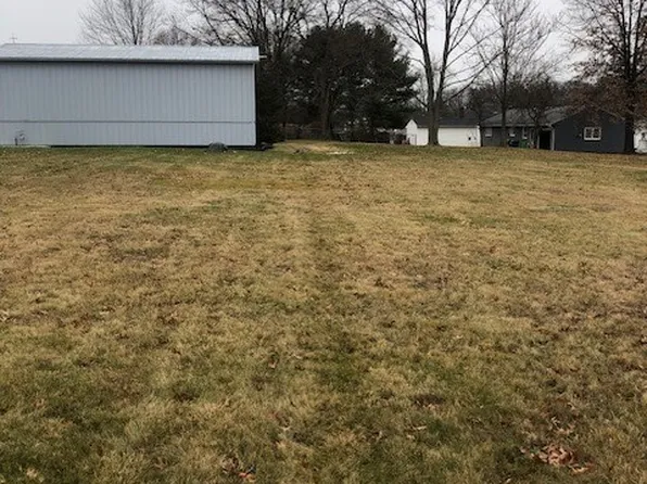 E Maple St, North Canton, OH 44720
