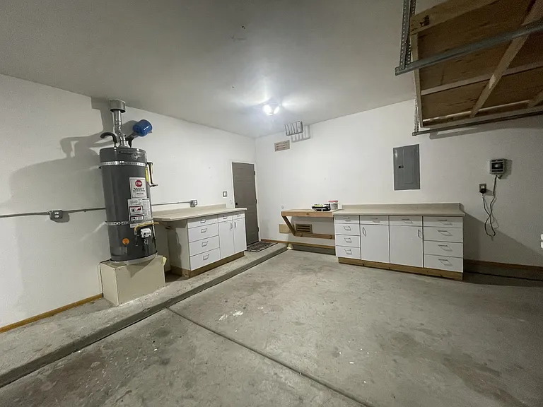 2401 Falesco Rd SE — Photo 5