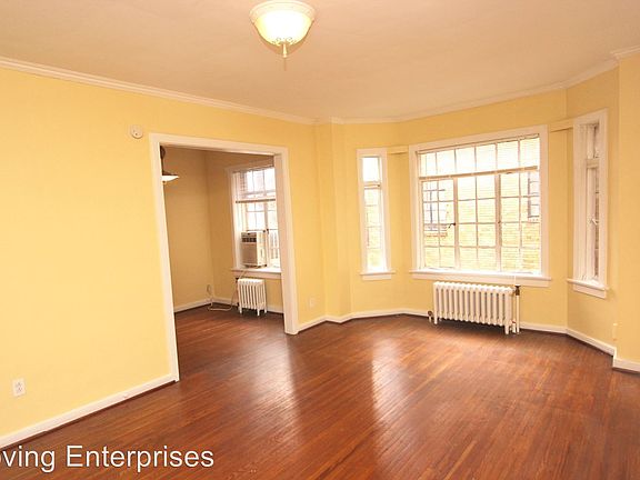 5th image of 580 E Town St APT 102