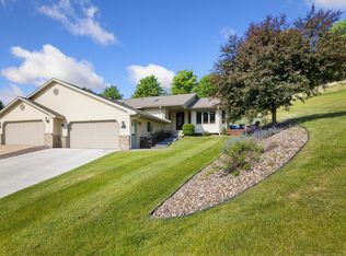 610 Honeygold Ct, La Crescent, MN 55947