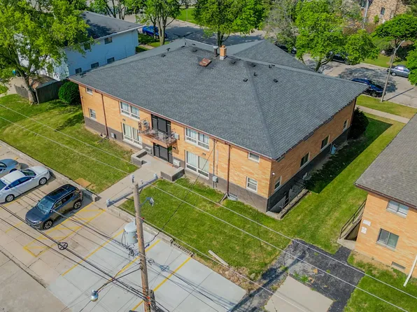 5662 N 99th St APT 1, Milwaukee, WI 53225