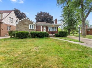 2953 Rosewood St, Trenton, MI 48183