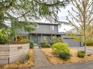 8743 E Burnside St, Portland, OR 97216