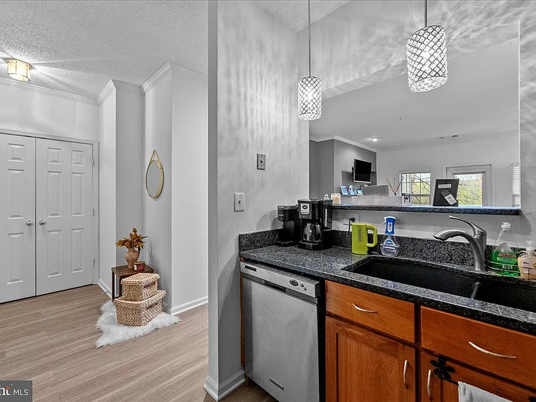 1708 Lake Shore Crest Dr #24 — Photo 12