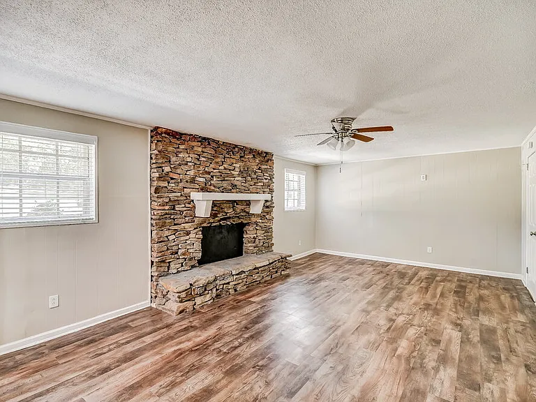 1760 Sonia Dr — Photo 11