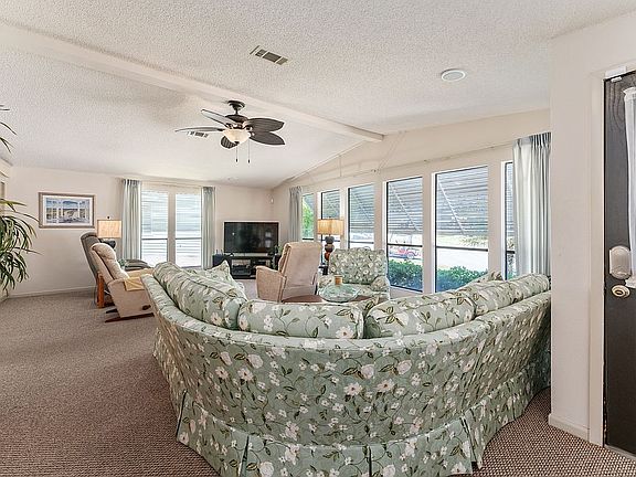4th image of 1601 Pinehurst Dr