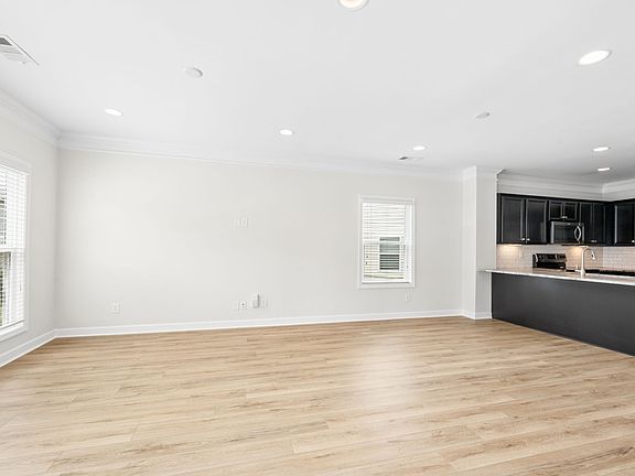 5th image of 7514 Station Dr