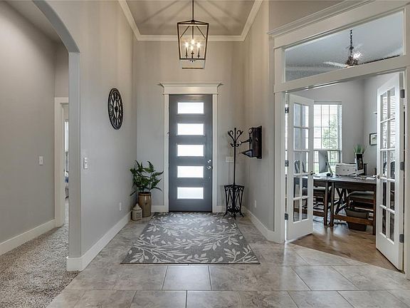2nd image of 14600 Exmoor Cir
