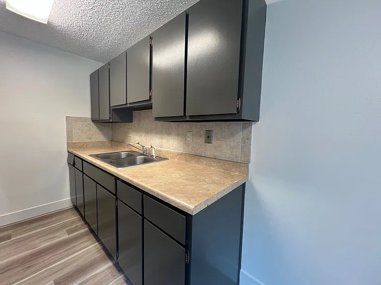 10th Street Square Apartments — Photo 21
