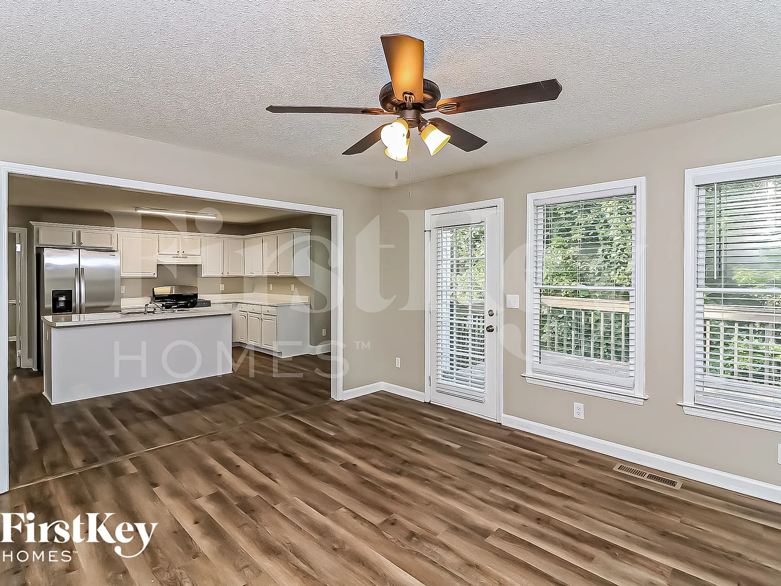 5 bed, 2.5 bath, 2620 sqft, $2,245 — Photo 4