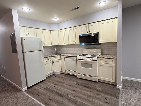 5th image of 8058 Walker St #B