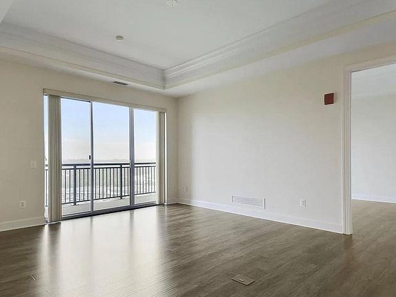 3rd image of 1915 Towne Centre Blvd Unit 1015