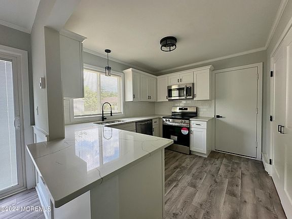 3rd image of 666A Farrington Court