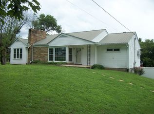 325 Murfreesboro Rd, Woodbury, TN 37190