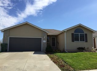 7330 Whitewater Ln, Lincoln, NE 68521
