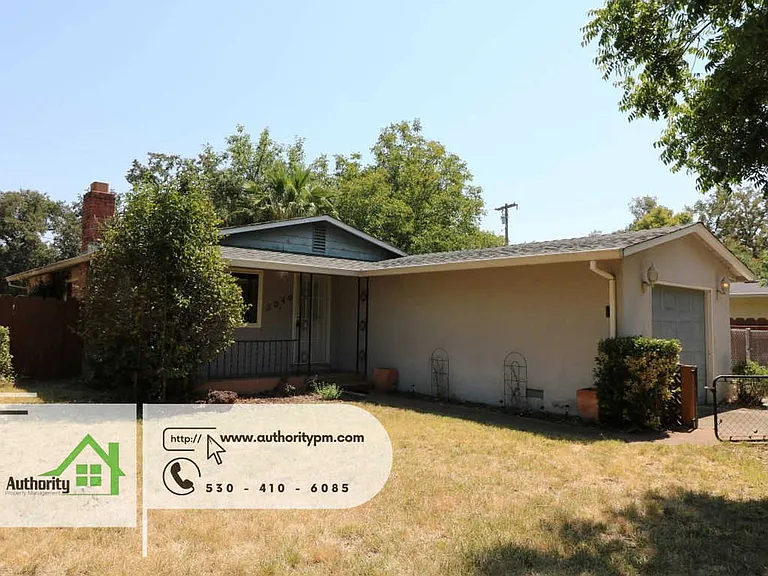 3040 Sharon Ave — Photo 3