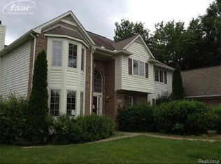 6396 Glendale Dr, White Lake, MI