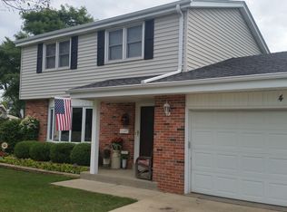 4955 Steeple Dr, Greendale, WI 53129