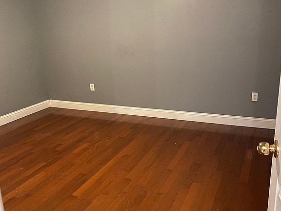 bedroom 2. king size bed