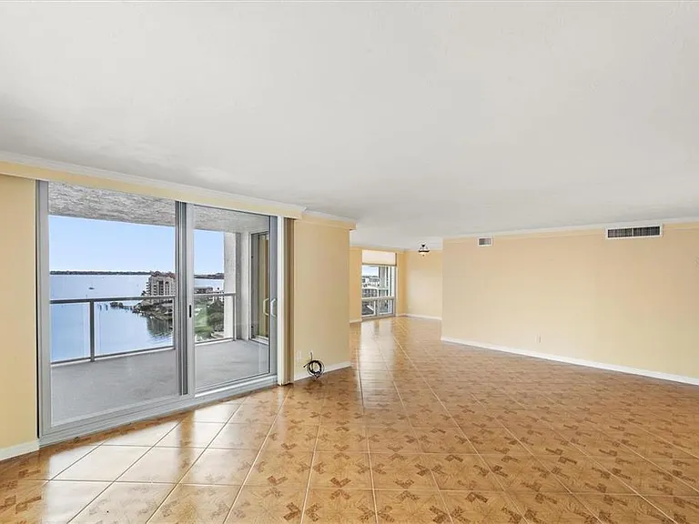 1111 N Gulfstream Ave #16C — Photo 7