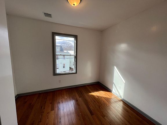 4th image of 21 Stuyvesant Ave APT 6