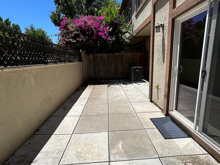 228 W Lucita Way — Photo 29