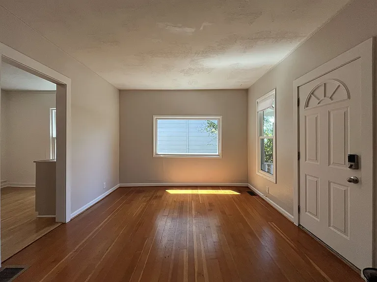610 NE 79th Ave — Photo 19