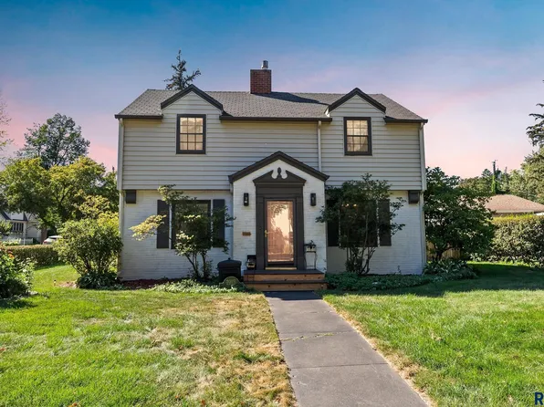 1915 S Phillips Ave, Sioux Falls, SD 57105