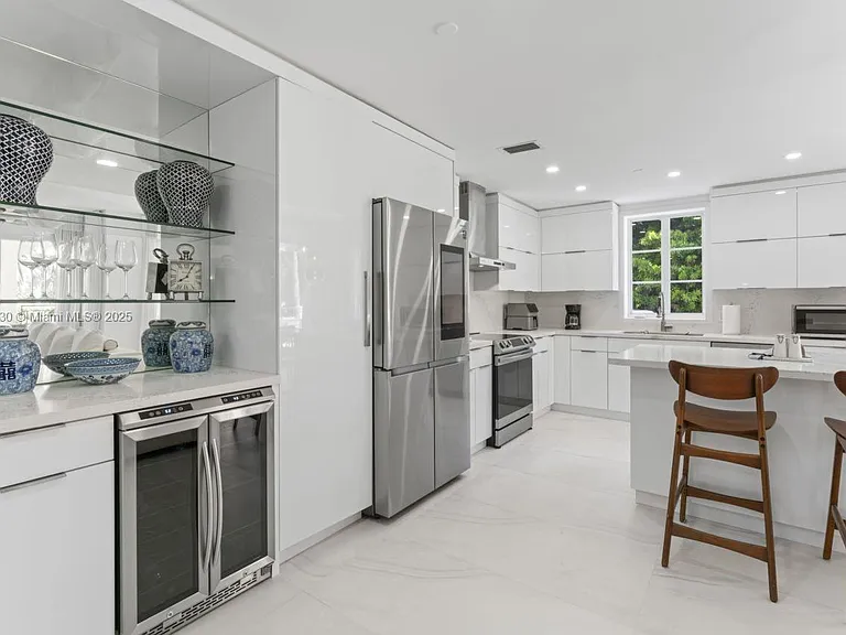 19217 Fisher Island Dr #19217 — Photo 13