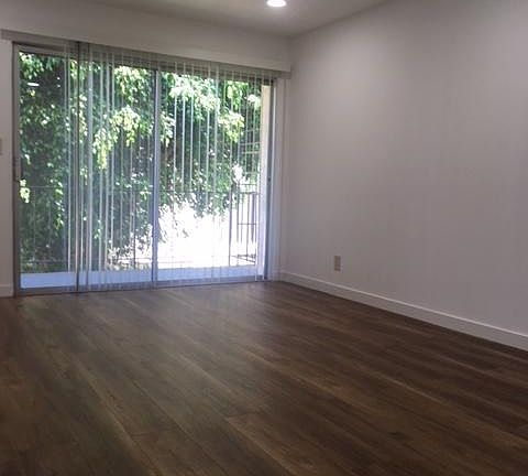 3rd image of 10841 Whipple St #202