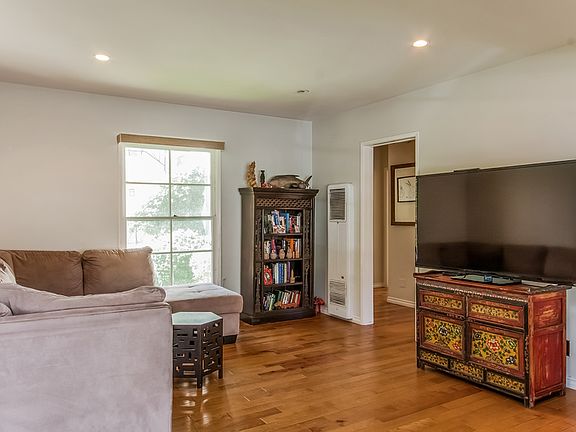 3rd image of 2314 28th St APT 1