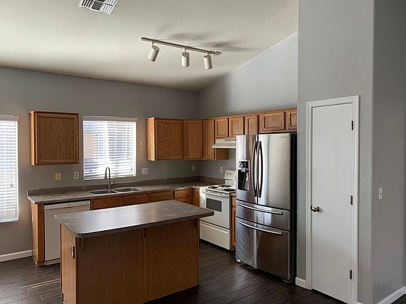 3rd image of 15094 S Theodore Roosevelt Way