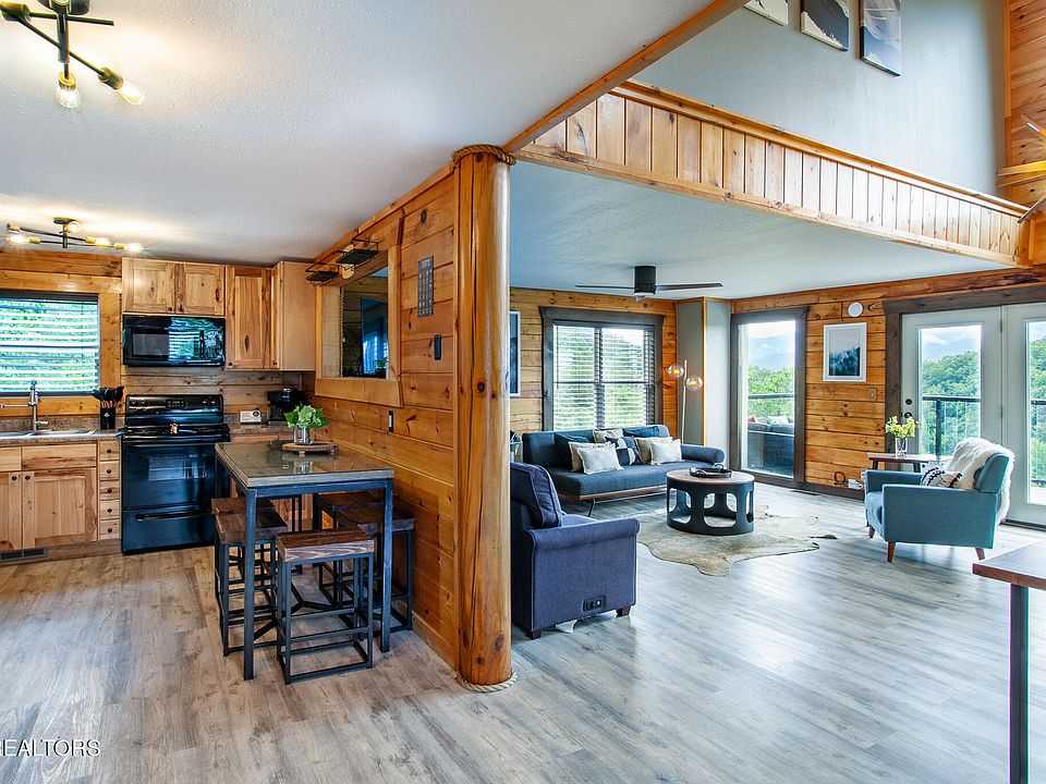 13th image of 920 Falcon View Way