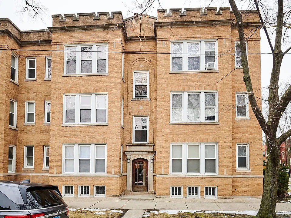 2540 W Thorndale Ave #1