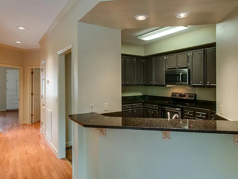 2110 Portland Ave #201 — Photo 10