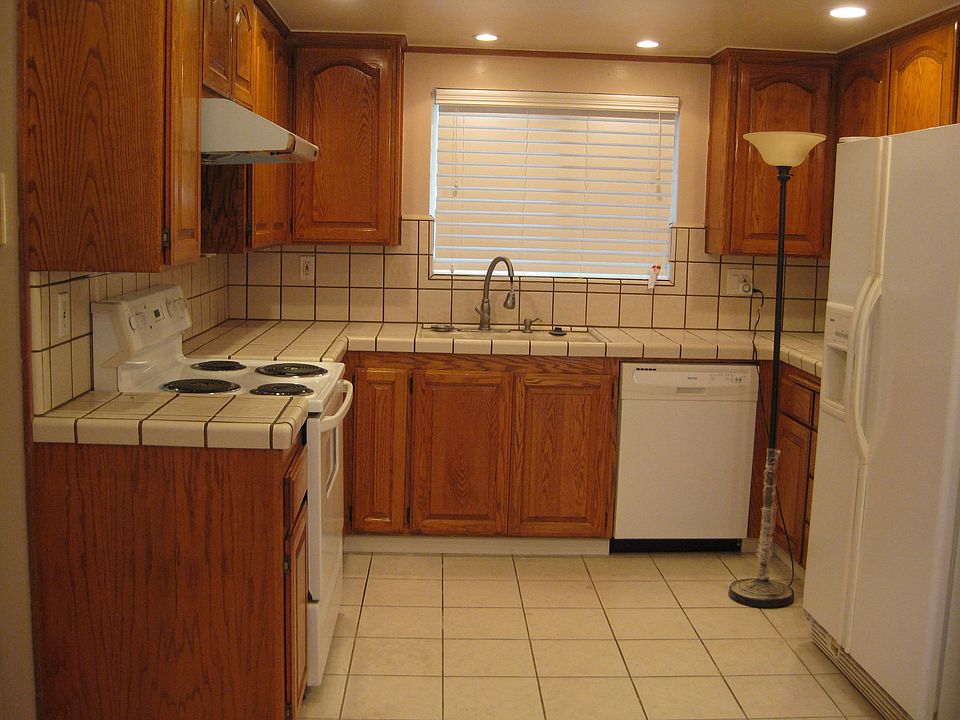2nd image of 10404 Paradise Dr