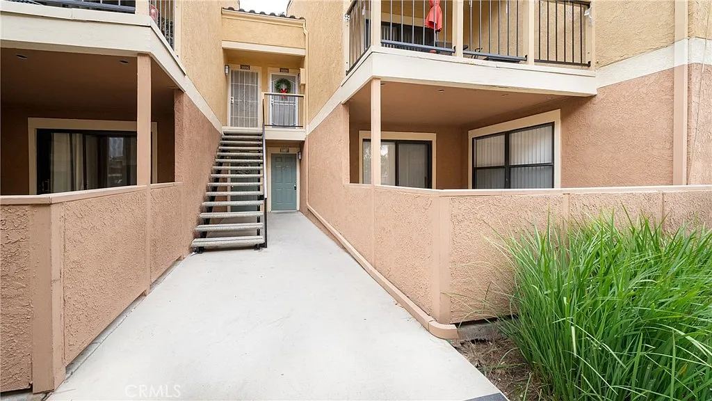 2 bed, 816 sqft, $2,300 — Photo 3