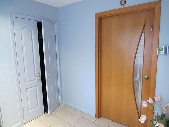 4th image of 2475 Ocean Ave #6