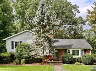 5 Buckingham Dr, Ramsey, NJ 07446