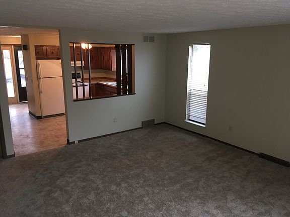 3rd image of 7463 Seymour St NW #1