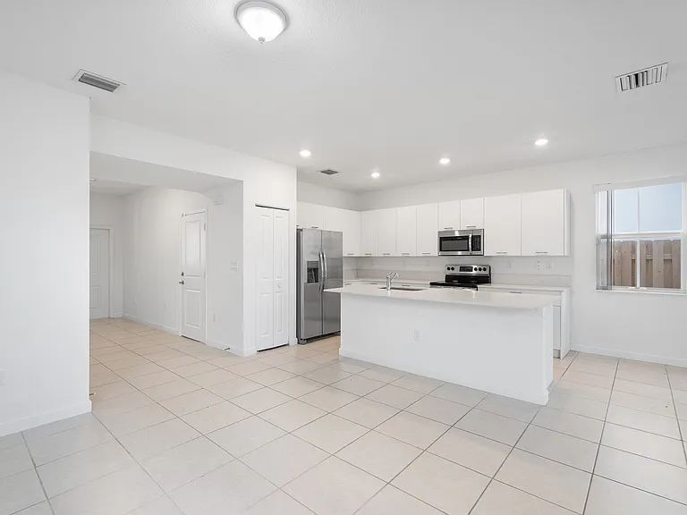 2405 NW 131st Cir — Photo 12