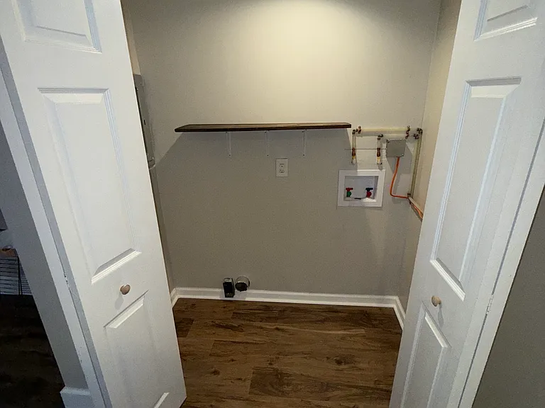 528 Newton Ave — Photo 6