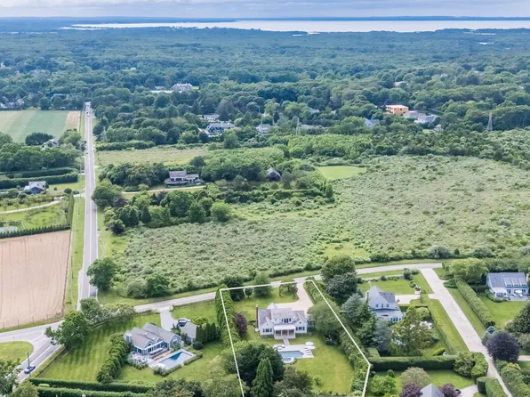 702 David Whites Ln, Southampton, NY 11968