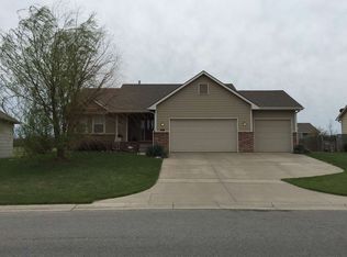 635 W Cedar, Benton, KS 67017