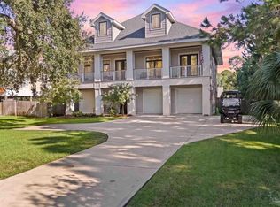 3224 Bay St, Gulf Breeze, FL 32563