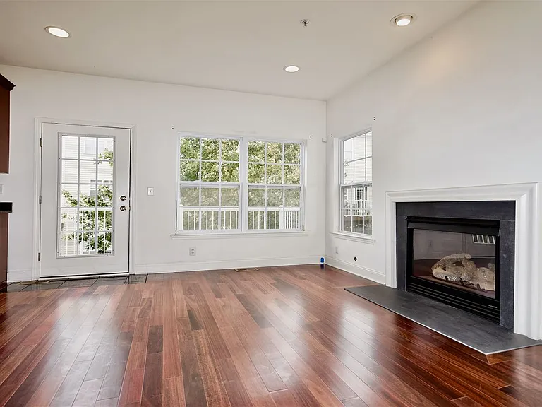 64 Mallard Pl — Photo 6