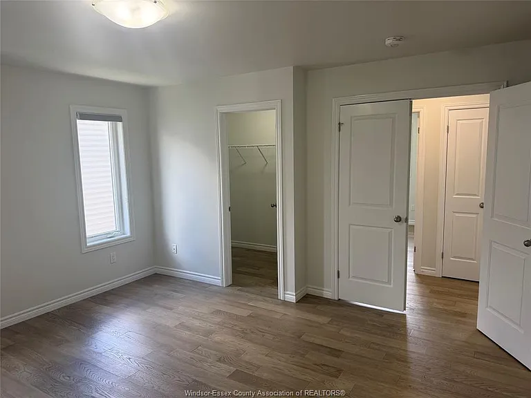 394 Hemlock Ln #UPPER — Photo 12