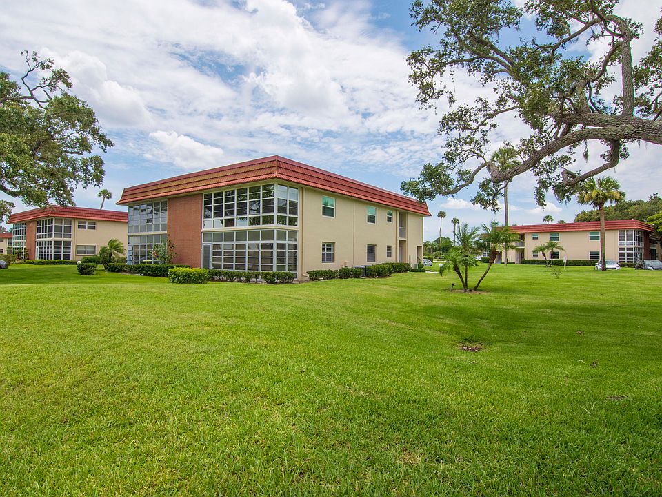 1st image of 61 Woodland Drive #106