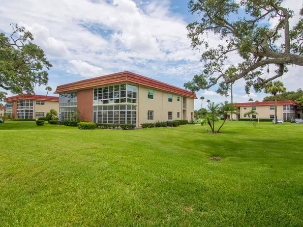 61 Woodland Drive #106, Vero Beach, FL 32962
